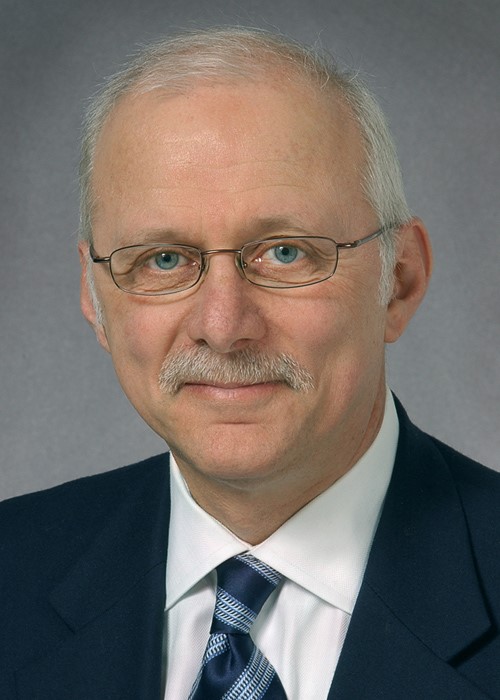 tamer ozsu.jpg